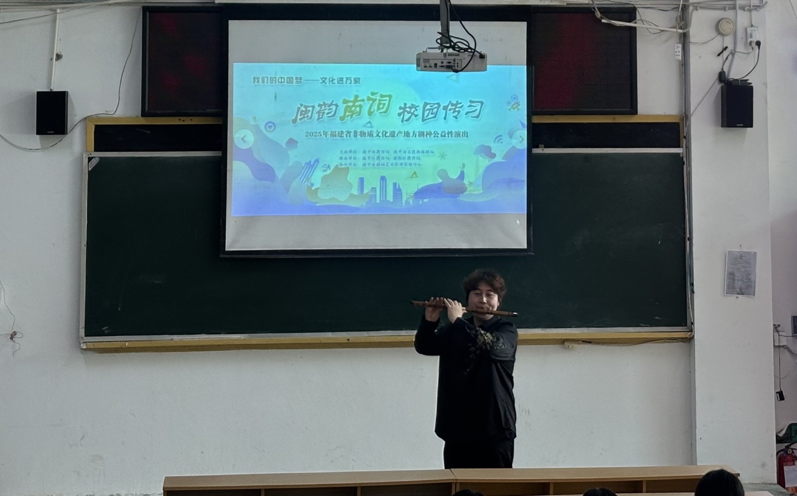 cb8f2eae6add49e782d5c1a74a82989_副本.jpg