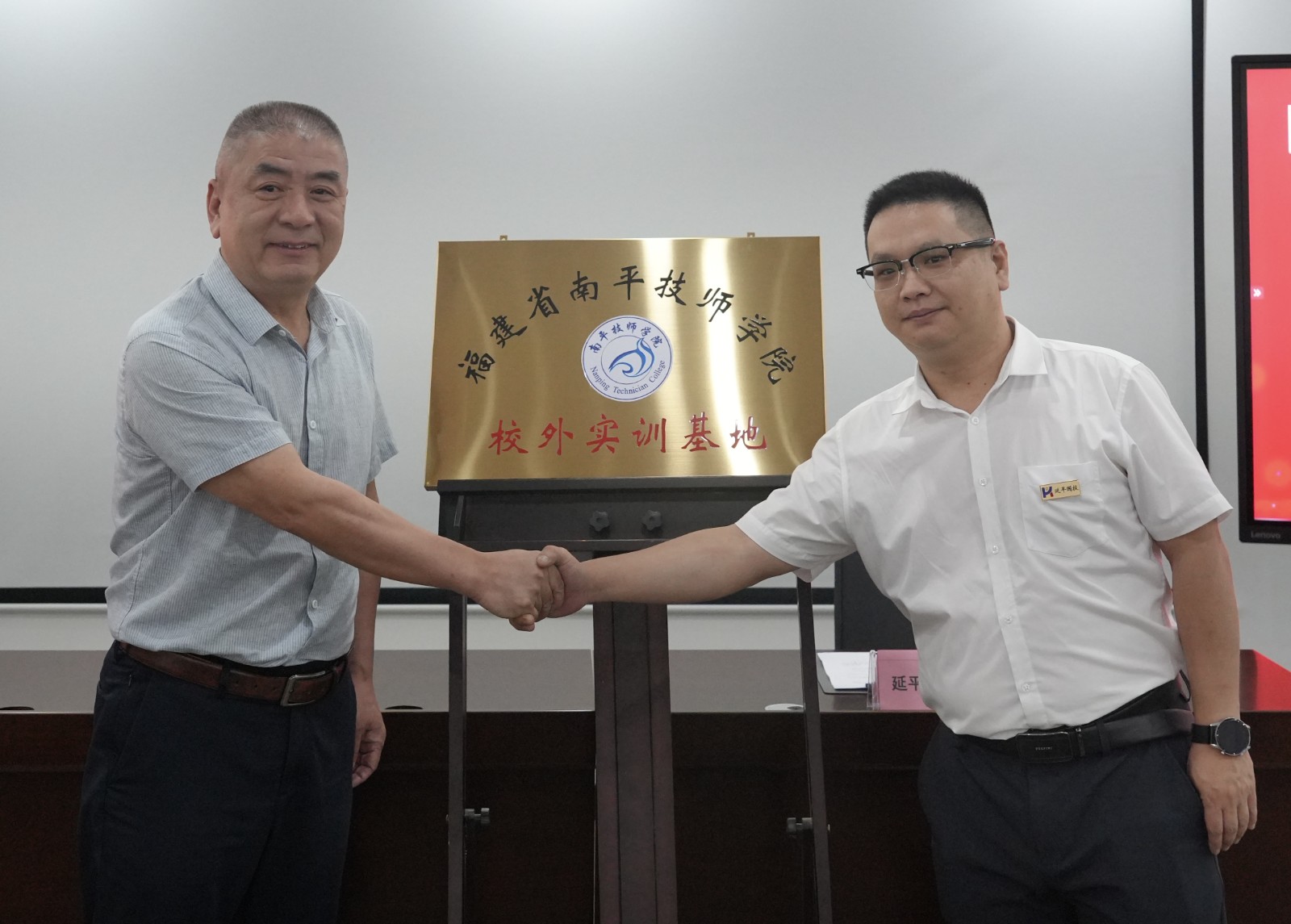 75448b79d16308619294594a78163c8_副本.jpg 75448b79d16308619294594a78163c8_副本.jpg