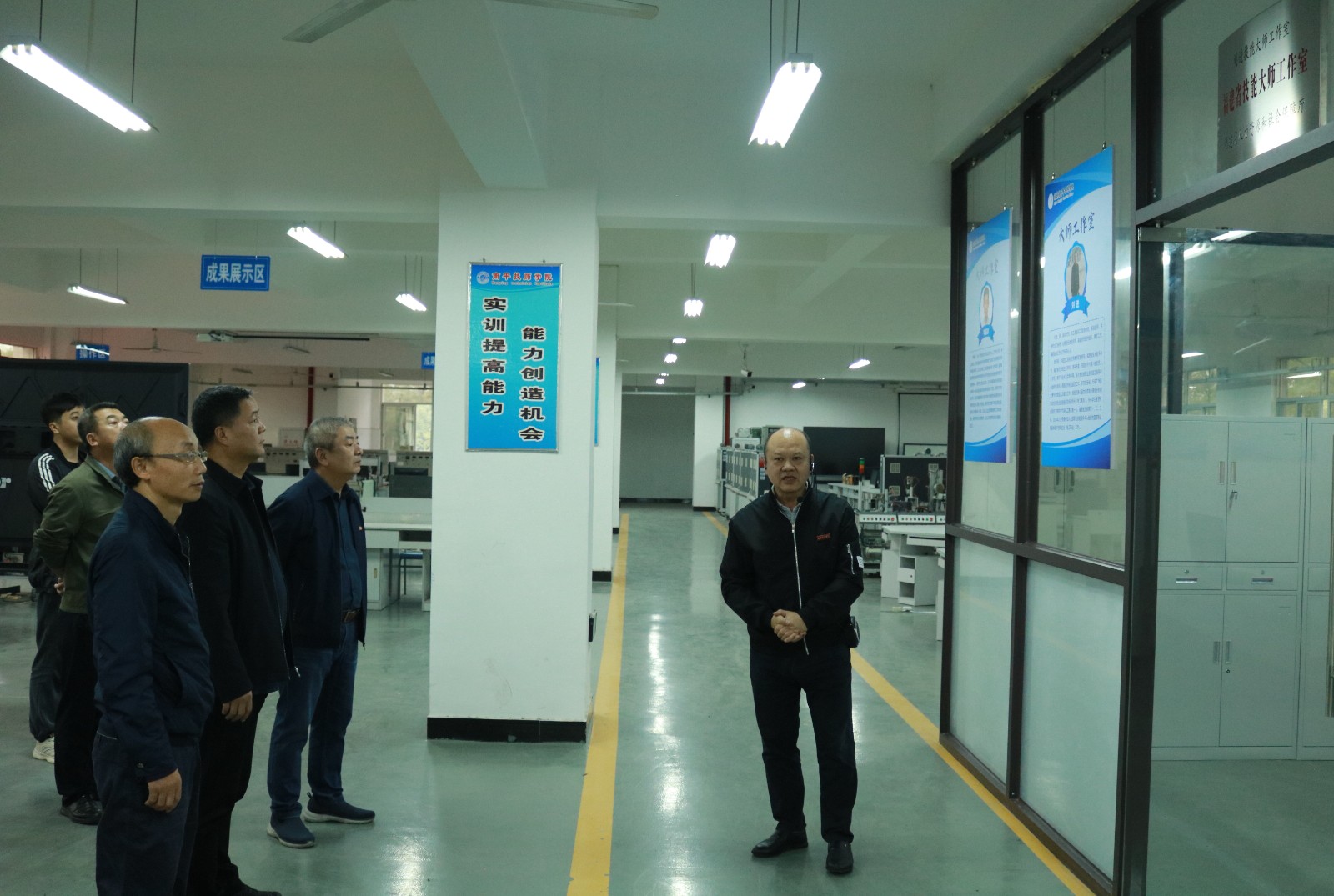 图片4.jpg 图片4.jpg